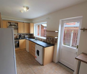 27 Whitehall Parade, Belfast, BT7 3GX - Photo 4