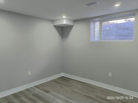 For Lease - 100 Kirvan Drive, Guelph, Ontario - Photo 4