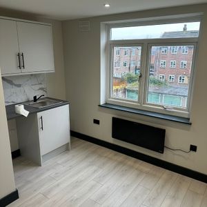 Studio Flat, Blackwell Close, E5 - Photo 2