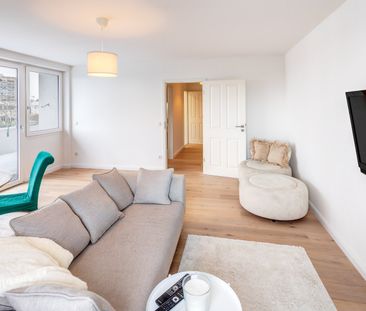 Bright roof-terrace apartment with modern bathroom - Photo 1