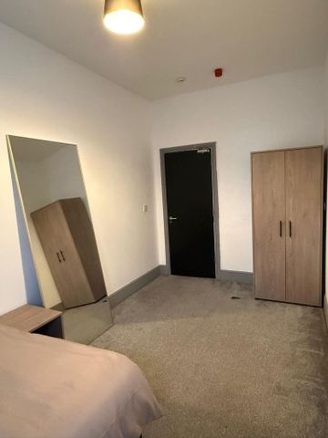 8 bedroom house share to rent - Photo 3