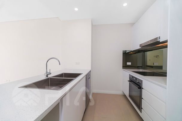 Modern 2 Bedroom Apartment with Study close to amenities For Lease - Photo 1