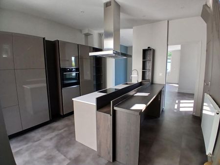 Location Maison 5 pièces 112m² LA MADELEINE 59110 - Photo 3