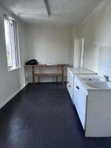 Location Appartement 3 pièces 62m² CAUDEBEC LES ELBEUF 76320 - Photo 4