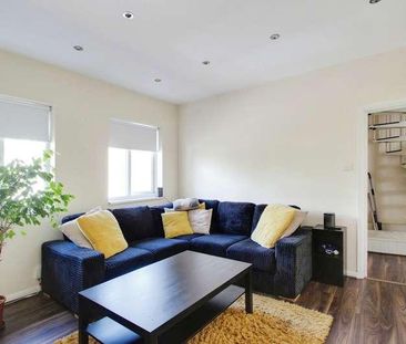 Bathurst Walk, Richings, SL0 - Photo 4