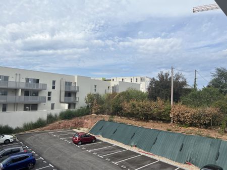Location Appartement 2 pièces 46m² RODEZ 12000 - Photo 2
