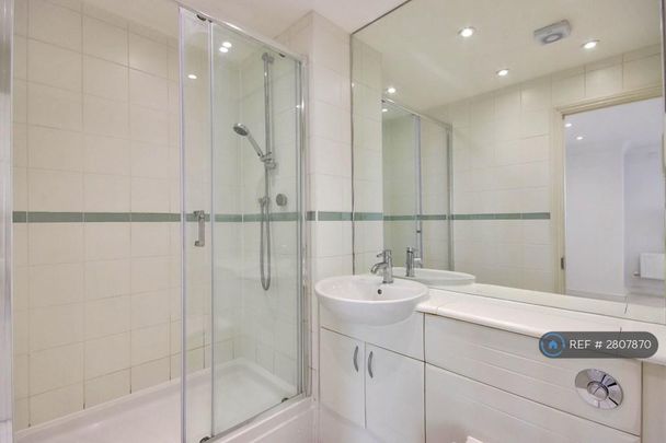 3 bedroom flat to rent - Photo 1