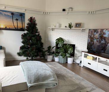 Centre of Town - Photo 2