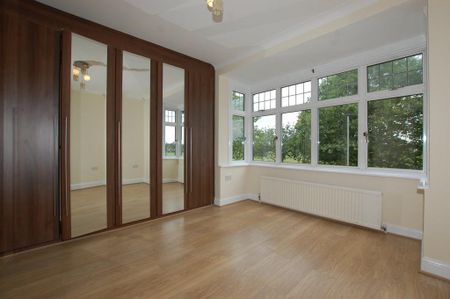 4 bedroom semi-detached house to rent - Photo 5