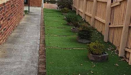 Partly furnished studio apartment for rent - Photo 5