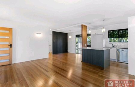 Scarborough - Photo 2