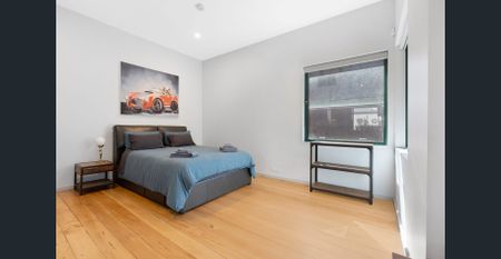 "Generous Studio Apartment in Boutique Block with WIFI Included" - Fully Furnished - Photo 2