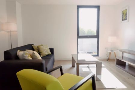 2 Beds 2 Baths - Photo 2