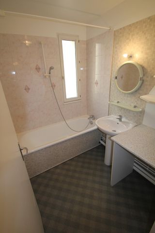 Location Appartement 3 pièces 73m² - Photo 2