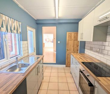 3 bedroom terraced house to rent - Photo 4