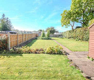 2 bedroom detached bungalow to rent - Photo 2