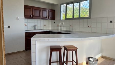 Location Maison 6 pièces 165m² ST DENIS 97400 - Photo 4