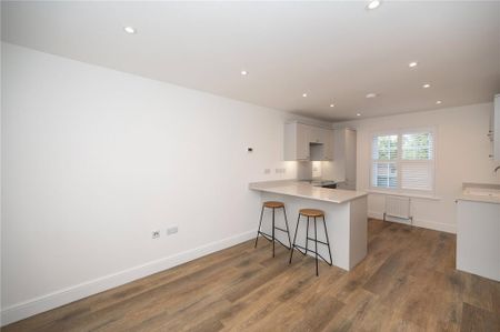 2 bedroom maisonette to rent - Photo 4