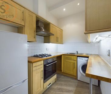 2 bedroom flat to rent - Photo 2