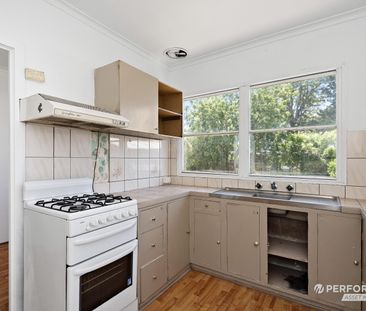 31 Radiata Street, Frankston North VIC 3200 - House For Rent | Domain - Photo 6