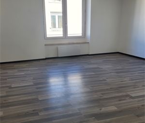 Location Appartement 5 pièces 90m² - Photo 3