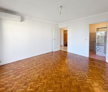 Location Appartement 3 pièces 102m² ANTIBES 06600 - Photo 4