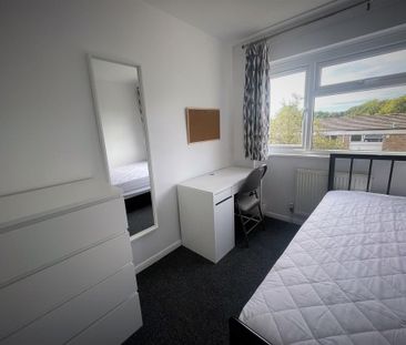 4 bedroom terraced house to rent - Photo 6