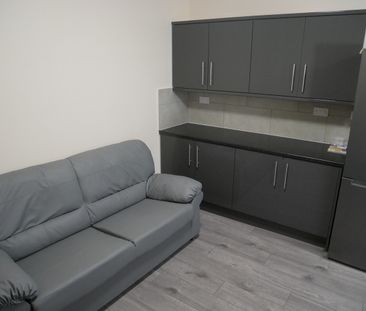 2 Bed Flat, Clarendon Park Road, LE2 - Photo 1