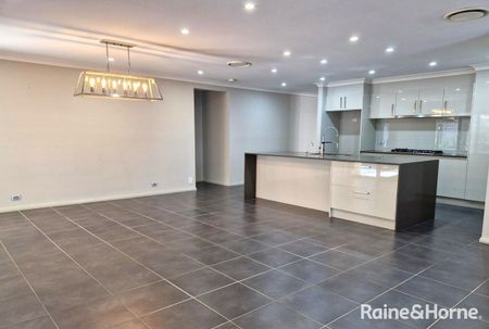 Spacious Modern Family Home in Glenfield - AVAILABLE NOW! - Photo 4
