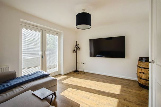 Merchant Way - Photo 1