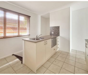 Modern 2-Bedroom Unit in Prime Biggera Waters Location - Photo 5