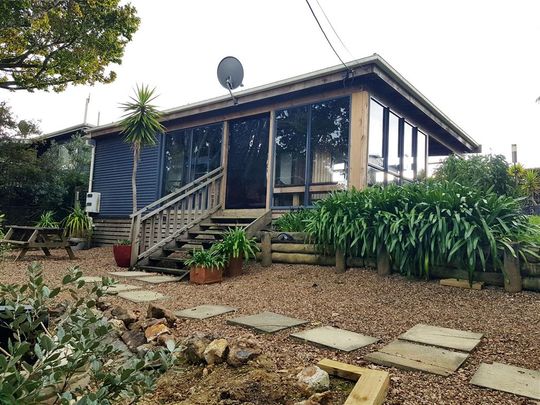 Oneroa, 1 Bedroom $400P/W - Photo 1