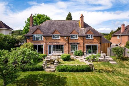 5 bedroom detached house to rent - Photo 4