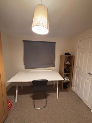 Room in a Shared House, Dryleaze Road, BS16 - Photo 1