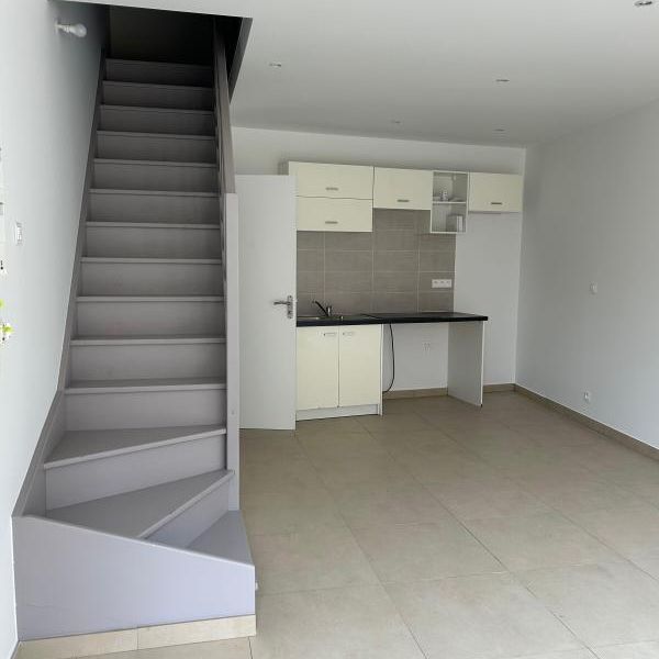 Location Appartement 2 pièces 38m² ST MAUR DES FOSSES 94210 - Photo 1