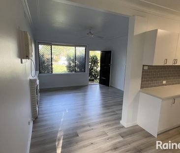 Three Bedroom home in great location - Photo 5