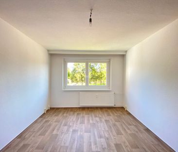 Einzug ab sofort möglich - 3-Raumwohnung mit Balkon und Aufzug - Foto 2