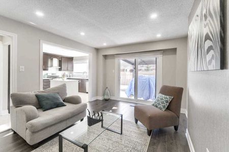 For Lease - 17 Mikado Crescent Unit# Upper Level, Brampton, Ontario - Photo 2