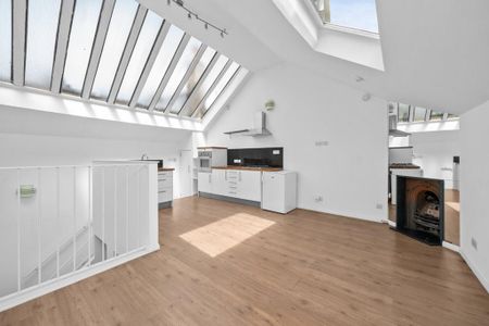 1 bedroom mews to rent - Photo 3