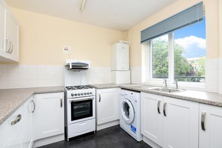 2 bedroom flat to rent - Photo 4