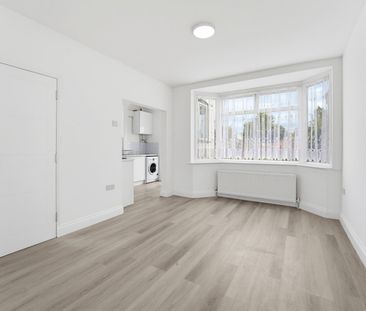 Rosebery Road, Hounslow, TW3 - Photo 2