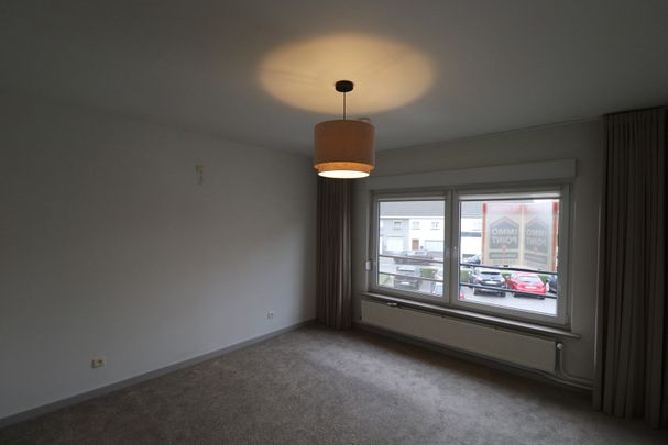 Een recent gerenoveerde woning met 3 slaapkamers, terras en garage. - Foto 1