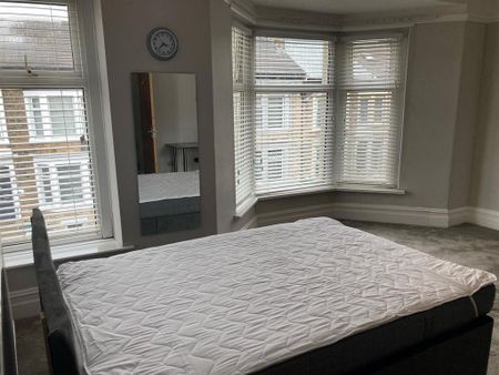 5 bedroom private hall to rent - Photo 5