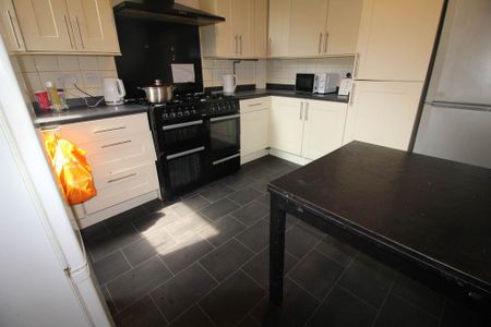 4 bedroom house share to rent - Photo 2