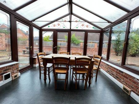 7 bed Detached House for Rent - Photo 3