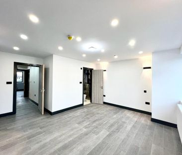6 bedroom semi-detached house to rent - Photo 1