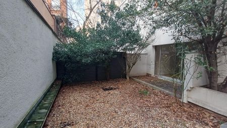 location Appartement T3 DE 70m² À PARIS 12 - Photo 4