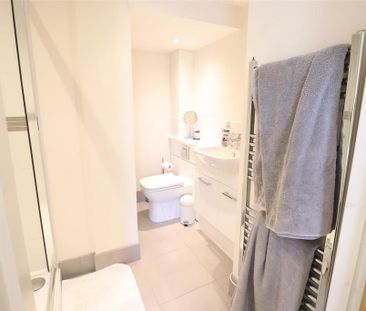 2 bedroom apartment to rent - Photo 6