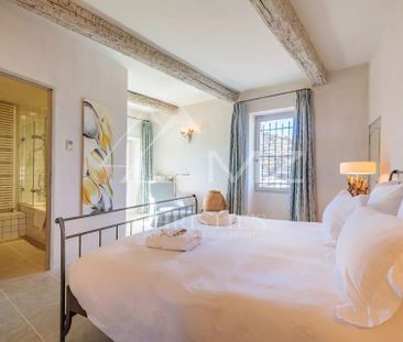 Proche Gordes - Maison de charme au cœur du village - Photo 5