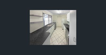 LOWSET FAMILY HOME! - Photo 4